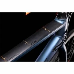 Cube Attain Road Bike (2022) -VÉLOS DE ROUTE SOLDES Cube Attain Road cycling Bike 2022 blue orange aluminium 03