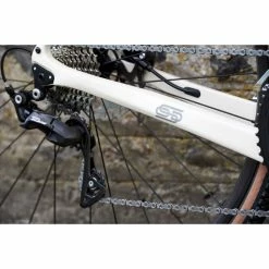 Orro Terra C HYD 7020 RR9 Gravel Bike (2023) -VÉLOS DE ROUTE SOLDES Orro Terra C 105 Hydro RR9 Gravel Bike 2021 Adventure Bikes Chalk 2021 ORRTC2702RR9SDC48 2