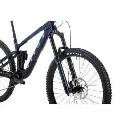 Vitus Sommet 29 CR Mountain Bike 32 Vitus Sommet 29 CR Mountain Bike -VÉLOS DE ROUTE SOLDES Vitus Sommet 29 CR Mountain Bike 2022 Velocity Blue 11