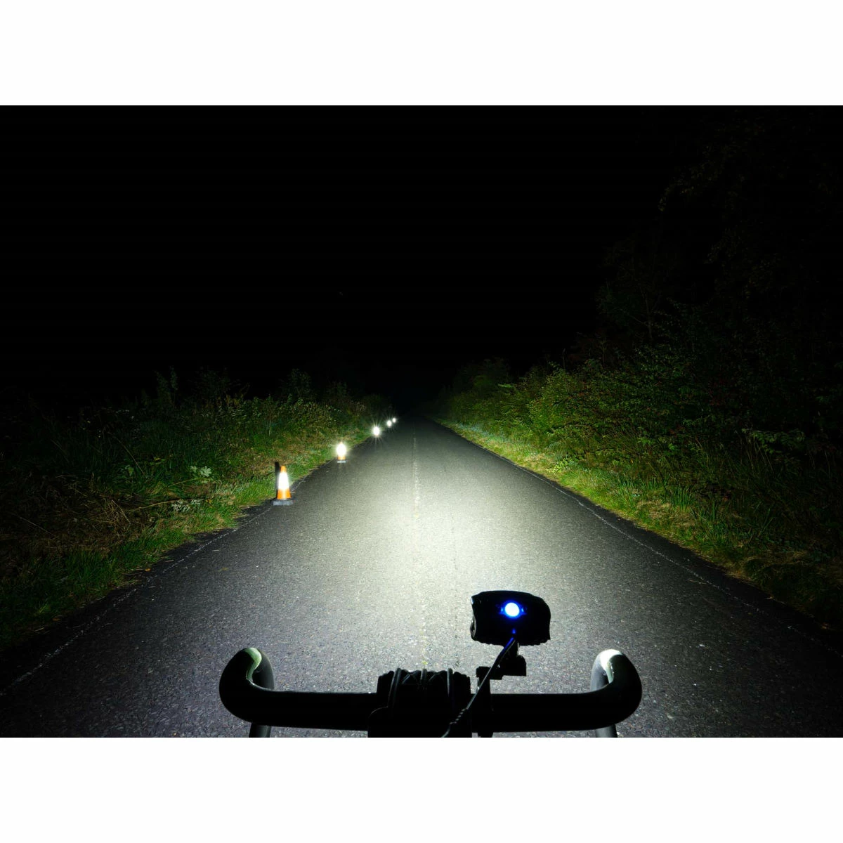 Hope R8 Vision LED Front Light 4 Hope R8 Vision LED Front Light – Image 2