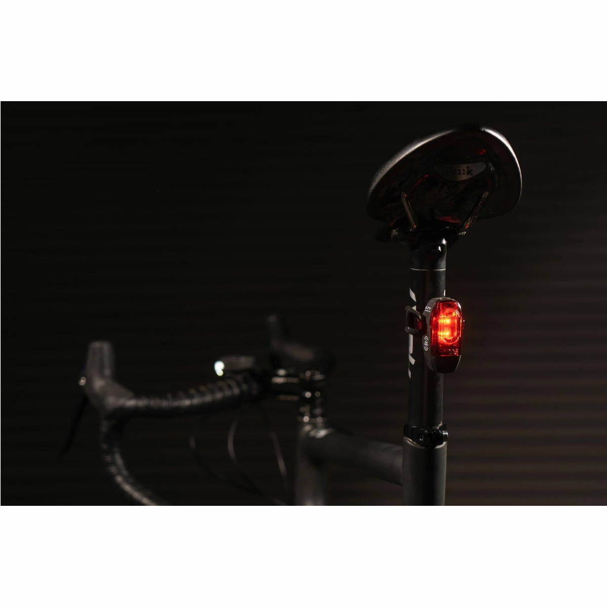 Lezyne Super Drive 1600XXL KTV Pro Smart Light Pair 16 Lezyne Super Drive 1600XXL KTV Pro Smart Light Pair – Image 14